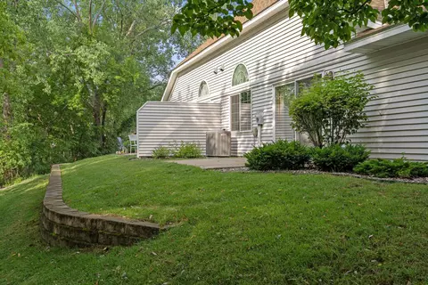 4126 Ruby Ln, Eagan, MN 55122 photo 27