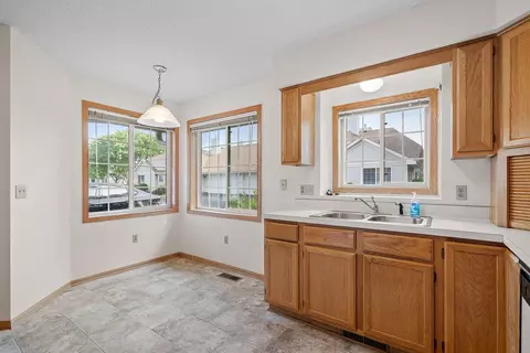 4126 Ruby Ln, Eagan, MN 55122 photo 6