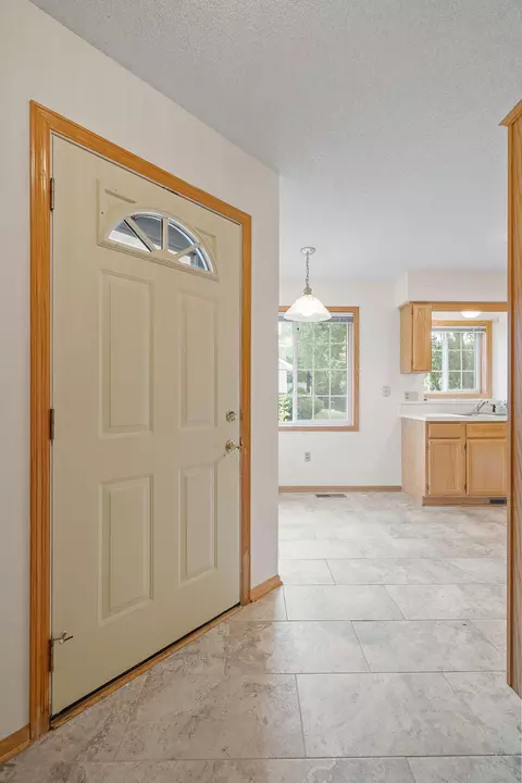 4126 Ruby Ln, Eagan, MN 55122 photo 8