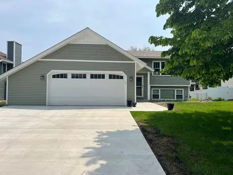 14574 Hallmark Dr, Apple Valley, MN 55124