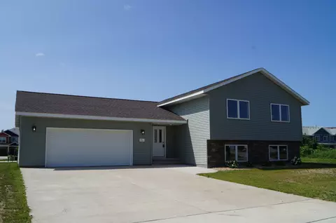 901 24th Ave NW, Austin, MN 55912