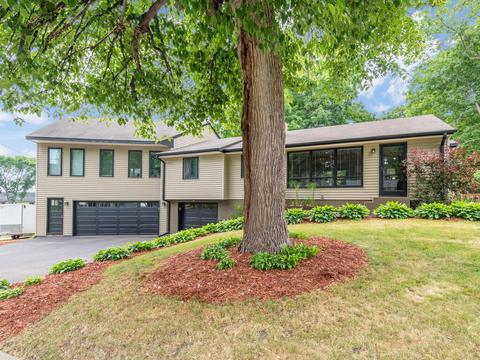 5001 Woodridge Rd, Mound, MN 55364