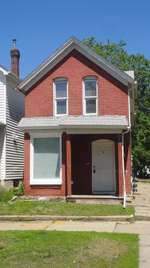 725 Charles Ave, Saint Paul, MN 55104