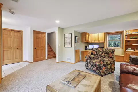 9046 Kell Cir, Bloomington, MN 55437 photo 9