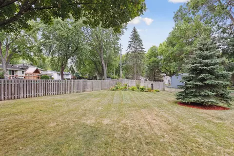 9046 Kell Cir, Bloomington, MN 55437 photo 35