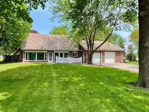 921 Mary Ave, Willmar, MN 56201