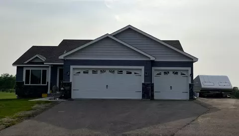 925 Mulberry Ave NE, Montgomery, MN 56069
