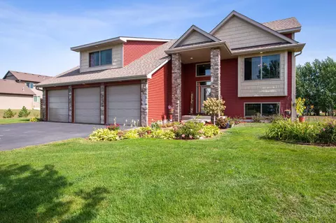 21581 Cottonwood St NW, Oak Grove, MN 55011
