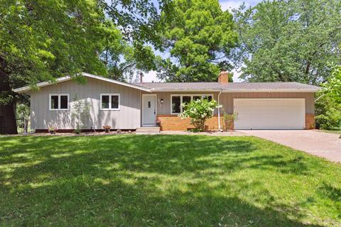 5216 82nd Ave N, Brooklyn Park, MN 55443