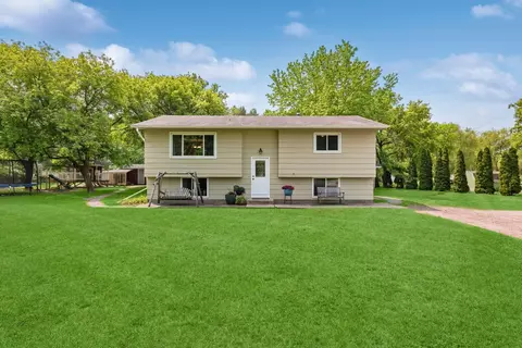 583 119th St NE, Monticello, MN 55362