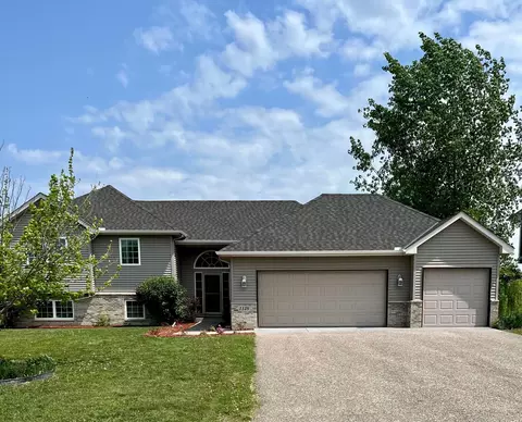 1128 Woodland Dr, Howard Lake, MN 55349