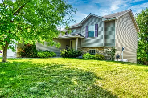 796 Park Brook Rd NW, Isanti, MN 55040