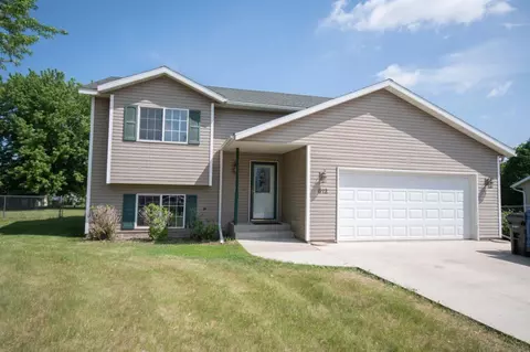 812 10th St S, Sauk Centre, MN 56378