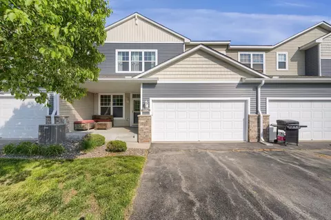 1599 Sumac Cir #G, Carver, MN 55315