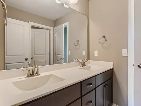 1321 Interlachen Dr, Eagan, MN 55123 photo 28