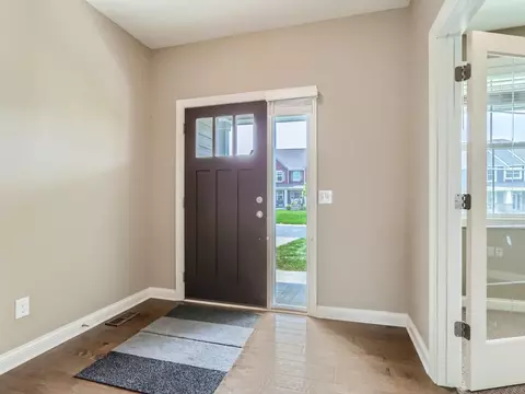 1321 Interlachen Dr, Eagan, MN 55123 photo 4
