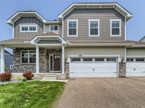1321 Interlachen Dr, Eagan, MN 55123
