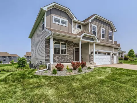 1321 Interlachen Dr, Eagan, MN 55123 photo 2