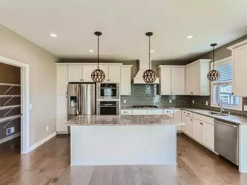 1321 Interlachen Dr, Eagan, MN 55123 photo 13