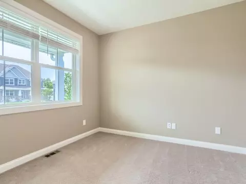 1321 Interlachen Dr, Eagan, MN 55123 photo 12