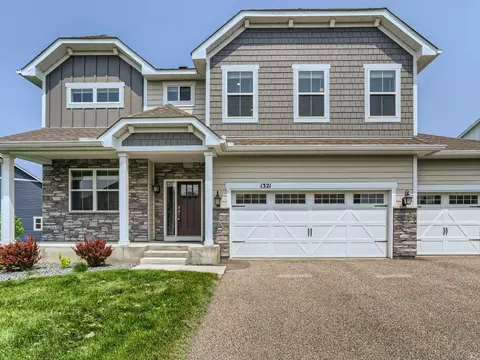 1321 Interlachen Dr, Eagan, MN 55123