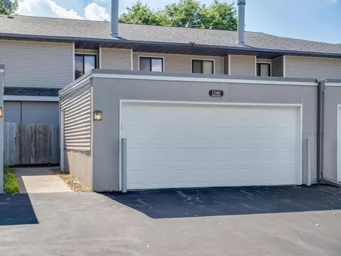 1140 Trailwood S, Hopkins, MN 55343