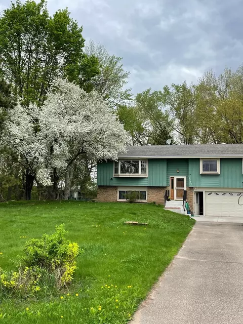 14200 45th St N, Stillwater, MN 55082