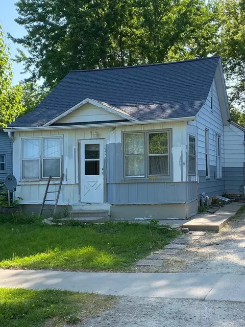 222 9th Ave NW, Rochester, MN 55906