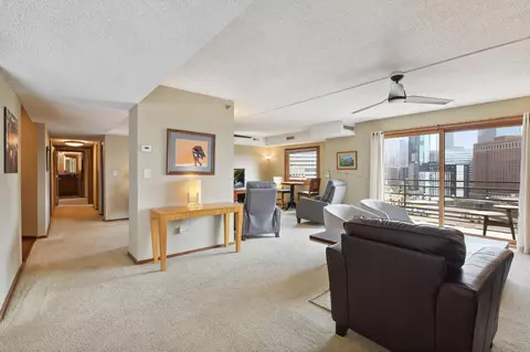 1225 Lasalle Ave #1607, Minneapolis, MN 55403