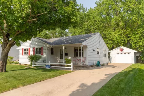 306 20th St NW, Austin, MN 55912
