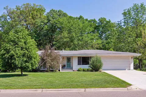 5800 Loring Ln, Golden Valley, MN 55422