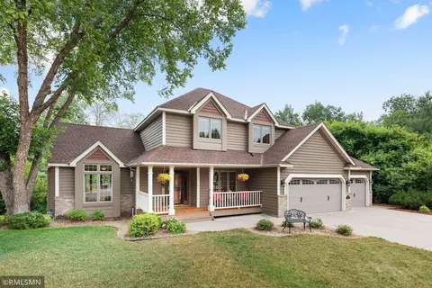 1299 Velvetleaf Ln, Lino Lakes, MN 55038