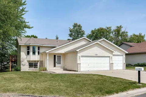 728 Countryside Rd, Waconia, MN 55387
