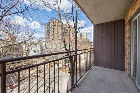 210 W Grant St #424, Minneapolis, MN 55403
