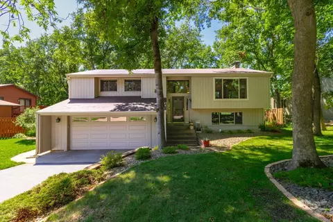 6928 Raven Ct, Eden Prairie, MN 55346