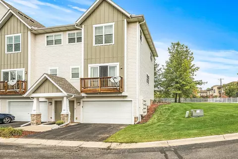 1141 Barclay St, Saint Paul, MN 55106
