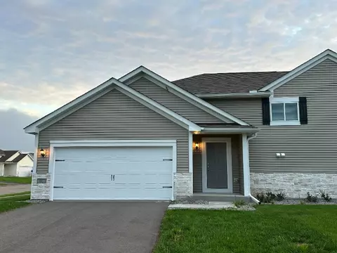 1033 White Tail Ln, Montrose, MN 55363
