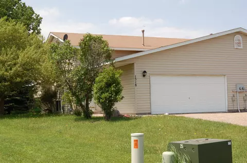 1518 Applegate Ln #DKD, Shakopee, MN 55379