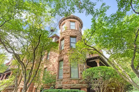 684 Summit Ave #2S, Saint Paul, MN 55105
