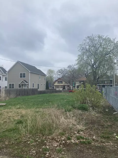 1823 Dupont Ave N, Minneapolis, MN 55411