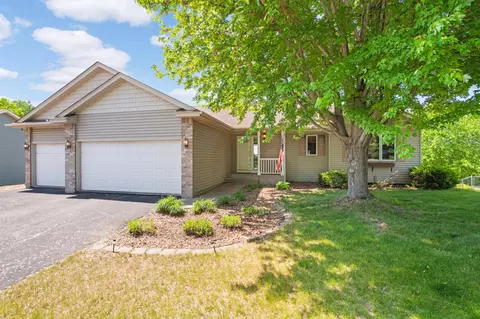 9122 Jergen Bay S, Cottage Grove, MN 55016