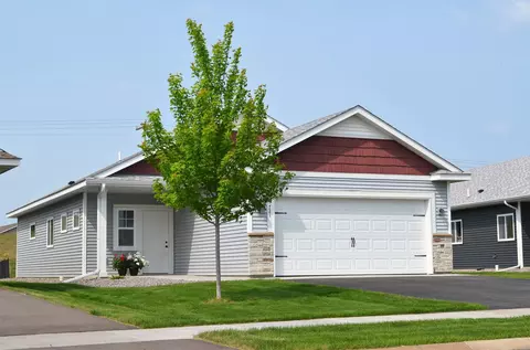 721 Cherrywood Ln NE, Isanti, MN 55040
