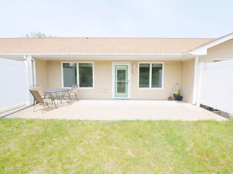 101 7th St #107, Pepin, WI 54759