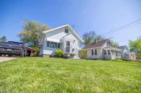 419 9th St NW, Rochester, MN 55901