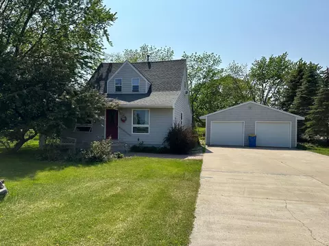 2442 N Cedar Ave, Owatonna, MN 55060