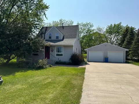 2442 N Cedar Ave, Owatonna, MN 55060