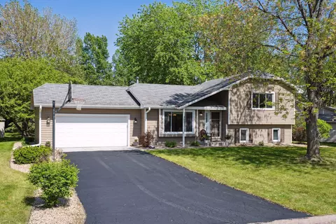 300 Berkshire Ln N, Plymouth, MN 55441