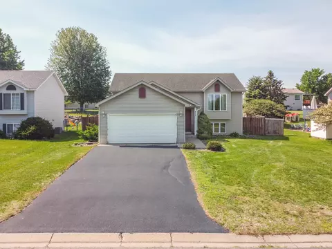 472 Orchard Pkwy W, Shakopee, MN 55379