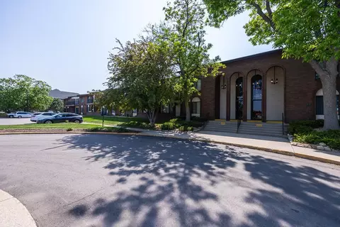 7330 York Ave S #211, Edina, MN 55435