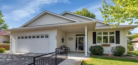 657 Jenisa Dr, Saint Cloud, MN 56301